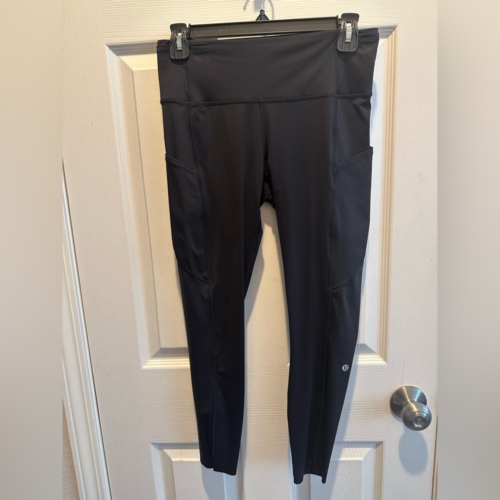 Lululemon Black Leggings Size 8, CA 35801 RN 106259 H8.